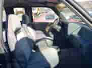 1992 Dodge Dakota z VIN 1B7FL23X8NS688637, wystawiony jako IAAI lot #41929204 z przebiegiem 125 967 mil mil oraz . Historia ofert i sprzedaży dostępna na DreamBid. Obrazek 5.