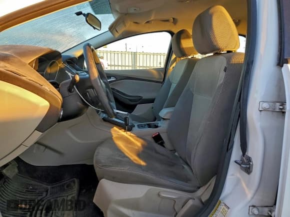 ✅ 2013 Ford Focus SE • VIN: 1FADP3K29DL104753 • Lot: 94270925. Wystawiony na Copart z przebiegiem 165 719 mil. Bezpłatny archiwum sprzedaży aukcyjnych z USA i szczegółowy raport historii pojazdu na DreamBid. Zdjęcie 7.