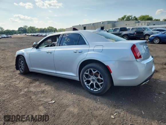 ✅ 2020 Chrysler 300 Limited • VIN: 2C3CCAKG7LH128566 • Lot: 66198025. Listed on Copart with 116,315 mi. Free auction sales archive from the USA and detailed vehicle history report at DreamBid. Image 2.