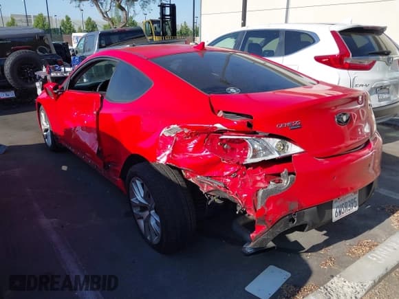 ✅ 2011 Hyundai Genesis Coupe Track • VIN: KMHHU6KH1BU063418 • Lot: 42808741. Wystawiony na IAAI z przebiegiem 141 281 mil. Bezpłatny archiwum sprzedaży aukcyjnych z USA i szczegółowy raport historii pojazdu na DreamBid. Zdjęcie 3.