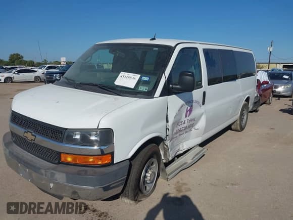 ✅ 2015 Chevrolet Express Passenger 1LS • VIN: 1GAZGZFG4F1143198 • Lot: 43410836. Listed on IAAI with 113,106 mi. Free auction sales archive from the USA and detailed vehicle history report at DreamBid. Image 6.