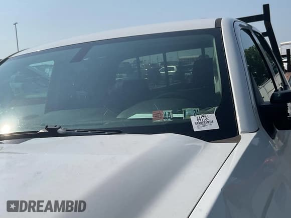 ✅ 2019 Chevrolet Silverado 2500HD Work Truck • VIN: 2GC2KREG4K1135177 • Lot: 42900588. Wystawiony na IAAI z przebiegiem 122 960 mil. Bezpłatny archiwum sprzedaży aukcyjnych z USA i szczegółowy raport historii pojazdu na DreamBid. Zdjęcie 1.