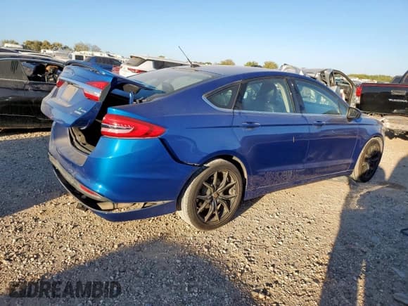 ✅ 2017 Ford Fusion SE • VIN: 3FA6P0HD4HR311946 • Лот: 92330295. Опубликован ранее на Copart с пробегом 111 610 миль. Бесплатный доступ к архиву аукционных продаж из США и подробный отчёт об истории автомобиля на DreamBid. Изображение 3.