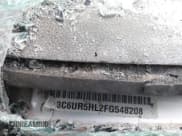 ✅ 2015 Ram 2500 Tradesman • VIN: 3C6UR5HL2FG548208 • Lot: 40566236. Wystawiony na IAAI z przebiegiem 177 580 mil. Bezpłatny archiwum sprzedaży aukcyjnych z USA i szczegółowy raport historii pojazdu na DreamBid. Zdjęcie 9.