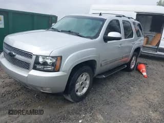 ✅ 2010 Chevrolet Tahoe LT • VIN: 1GNUKBE09AR238269 • Лот: 43714467. Опубликован ранее на IAAI с пробегом 234 808 миль. Бесплатный доступ к архиву аукционных продаж из США и подробный отчёт об истории автомобиля на DreamBid. Изображение 2.