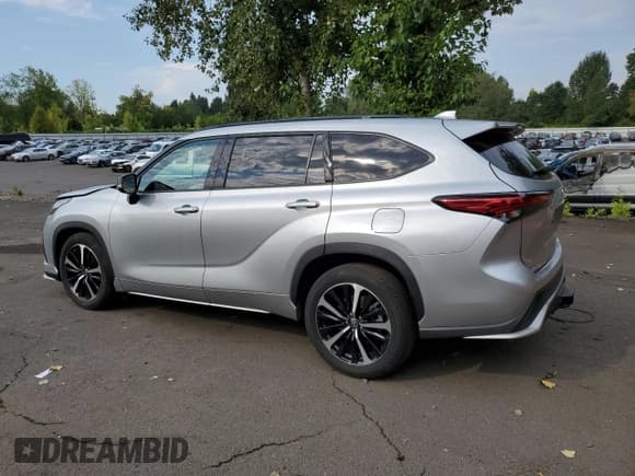 ✅ 2022 Toyota Highlander XSE • VIN: 5TDLZRBH2NS173095 • Lot: 70423385. Listed on Copart with 24,099 mi. Free auction sales archive from the USA and detailed vehicle history report at DreamBid. Image 2.