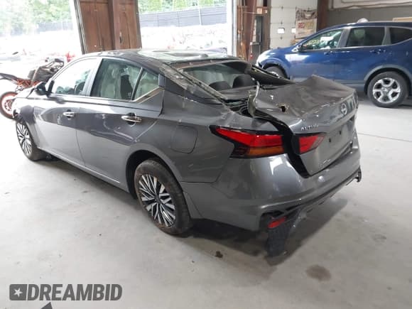 ✅ 2024 Nissan Altima SV • VIN: 1N4BL4DWXRN310443 • Lot: 42703161. Wystawiony na IAAI z przebiegiem 31 861 mil. Bezpłatny archiwum sprzedaży aukcyjnych z USA i szczegółowy raport historii pojazdu na DreamBid. Zdjęcie 3.