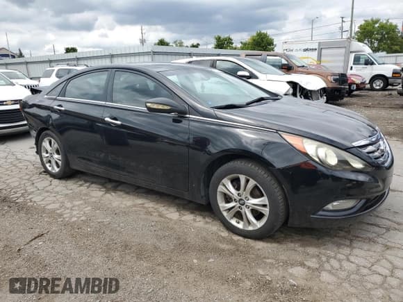 ✅ 2011 Hyundai Sonata SE • VIN: 5NPEC4AC2BH083563 • Lot: 66280264. Listed on Copart with 214,595 mi. Free auction sales archive from the USA and detailed vehicle history report at DreamBid. Image 4.