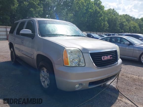 ✅ 2007 GMC Yukon SLE • VIN: 1GKFK130X7J123397 • Lot: 42806564. Wystawiony na IAAI z przebiegiem 366 293 mil. Bezpłatny archiwum sprzedaży aukcyjnych z USA i szczegółowy raport historii pojazdu na DreamBid. Zdjęcie 1.