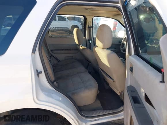 ✅ 2010 Ford Escape XLT • VIN: 1FMCU0DG3AKB43731 • Lot: 43790605. Wystawiony na IAAI z przebiegiem 210 384 mil. Bezpłatny archiwum sprzedaży aukcyjnych z USA i szczegółowy raport historii pojazdu na DreamBid. Zdjęcie 8.