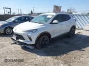 ✅ 2024 Buick Encore GX Sport Touring • VIN: KL4AMESL6RB189875 • Лот: 41780976. Опубликован ранее на IAAI с пробегом 22 969 миль. Бесплатный доступ к архиву аукционных продаж из США и подробный отчёт об истории автомобиля на DreamBid. Изображение 20.
