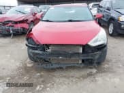 ✅ 2013 Hyundai Veloster w/Gray Int • VIN: KMHTC6AD8DU146035 • Lot: 41892703. Wystawiony na IAAI z przebiegiem 241 169 mil. Bezpłatny archiwum sprzedaży aukcyjnych z USA i szczegółowy raport historii pojazdu na DreamBid. Zdjęcie 6.