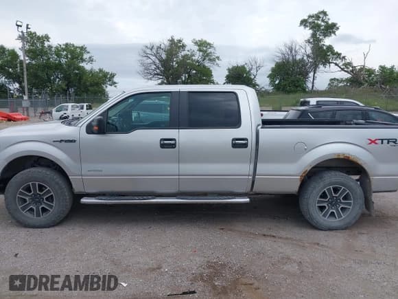 ✅ 2011 Ford F-150 XLT • VIN: 1FTFW1ET4BFB47536 • Lot: 42814182. Wystawiony na IAAI z przebiegiem 198 650 mil. Bezpłatny archiwum sprzedaży aukcyjnych z USA i szczegółowy raport historii pojazdu na DreamBid. Zdjęcie 14.