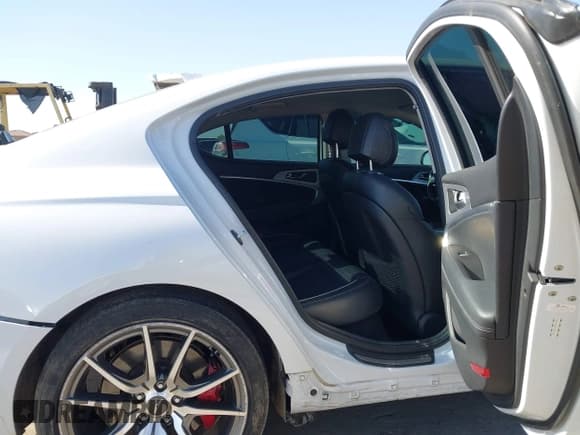 ✅ 2019 Genesis G70 Advanced • VIN: KMTG54LE9KU013535 • Lot: 43693588. Listed on IAAI with 90,794 mi. Free auction sales archive from the USA and detailed vehicle history report at DreamBid. Image 8.