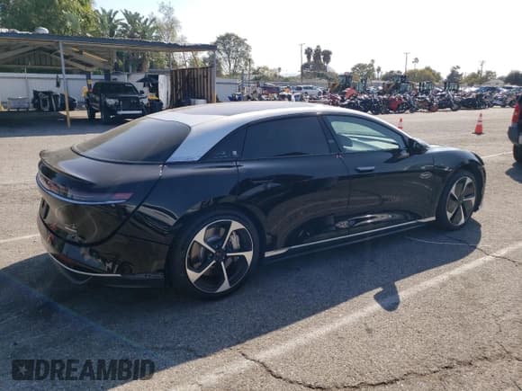 ✅ 2023 Lucid Air Touring • VIN: 50EA1TEA3PA001535 • Lot: 47349404. Wystawiony na Copart z przebiegiem Nie podano. Bezpłatny archiwum sprzedaży aukcyjnych z USA i szczegółowy raport historii pojazdu na DreamBid. Zdjęcie 3.