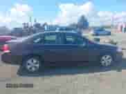 2009 Chevrolet Impala LT z VIN 2G1WT57N591221121, wystawiony jako IAAI lot #43326677 z przebiegiem 79 402 mil mil oraz . Historia ofert i sprzedaży dostępna na DreamBid. Obrazek 14.