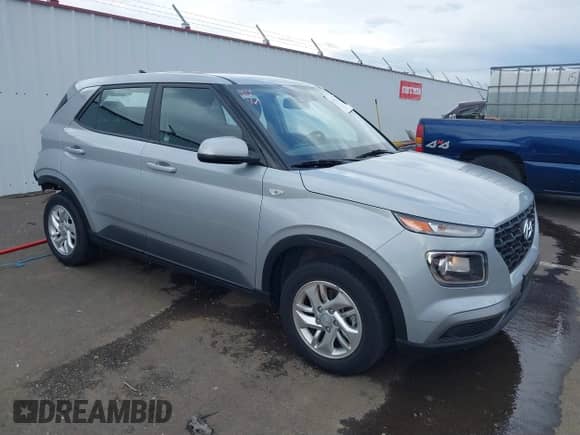 2021 Hyundai Venue SE z VIN KMHRB8A3XMU100531, wystawiony jako IAAI lot #41777510 z przebiegiem 34 557 mil mil oraz . Historia ofert i sprzedaży dostępna na DreamBid. Obrazek 1.