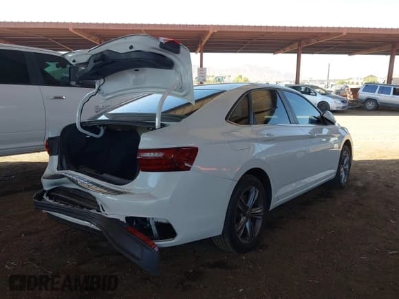 ✅ 2023 Volkswagen Jetta SE • VIN: 3VWEM7BU6PM043099 • Лот: 42905447. Опубликован ранее на IAAI с пробегом 31 501 миль. Бесплатный доступ к архиву аукционных продаж из США и подробный отчёт об истории автомобиля на DreamBid. Изображение 4.