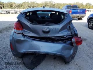 ✅ 2017 Hyundai Veloster • VIN: KMHTC6AD2HU305587 • Lot: 78681904. Wystawiony na Copart z przebiegiem 130 373 mil. Bezpłatny archiwum sprzedaży aukcyjnych z USA i szczegółowy raport historii pojazdu na DreamBid. Zdjęcie 6.