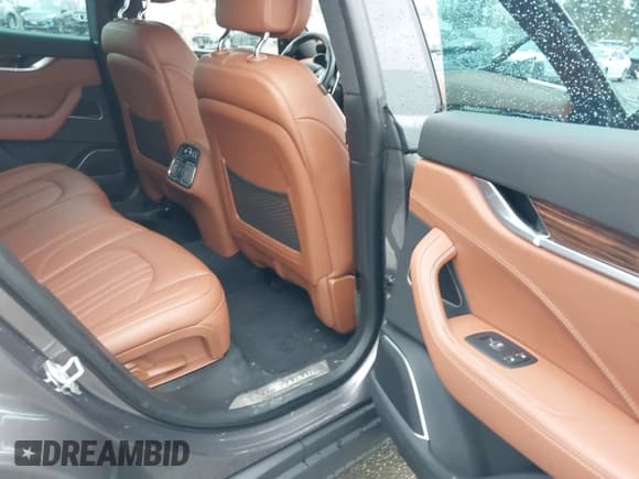 ✅ 2018 Maserati Levante GranLusso • VIN: ZN661XUL9JX259663 • Lot: 43708780. Listed on IAAI with 24,409 mi. Free auction sales archive from the USA and detailed vehicle history report at DreamBid. Image 19.