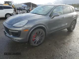 ✅ 2016 Porsche Cayenne Turbo • VIN: WP1AC2A23GLA89044 • Lot: 41512034. Wystawiony na Copart z przebiegiem 27 937 mil. Bezpłatny archiwum sprzedaży aukcyjnych z USA i szczegółowy raport historii pojazdu na DreamBid. Zdjęcie 1.