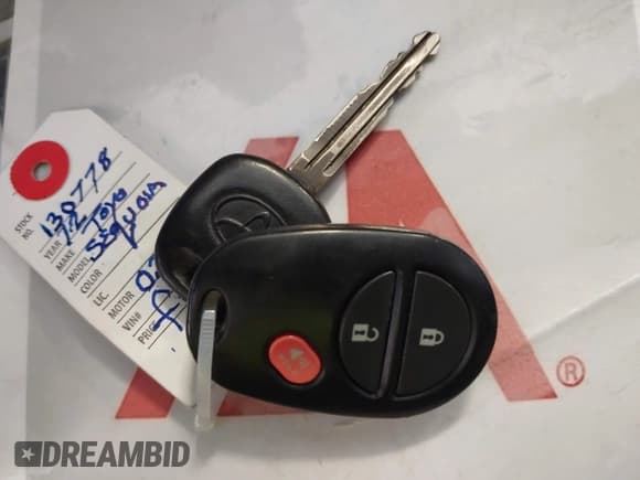 ✅ 2012 Toyota Sequoia SR5 • VIN: 5TDZM5G16CS003834 • Lot: 42662723. Wystawiony na IAAI z przebiegiem 194 039 mil. Bezpłatny archiwum sprzedaży aukcyjnych z USA i szczegółowy raport historii pojazdu na DreamBid. Zdjęcie 11.