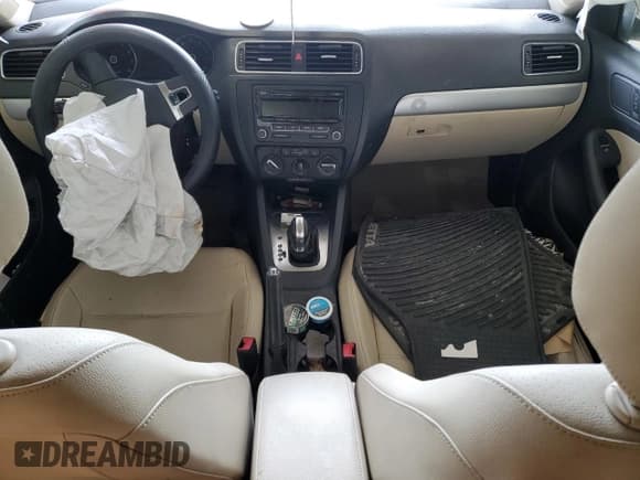 ✅ 2013 Volkswagen Jetta SE • VIN: 3VWDP7AJ2DM297138 • Lot: 46864115. Listed on Copart with Not provided. Free auction sales archive from the USA and detailed vehicle history report at DreamBid. Image 8.