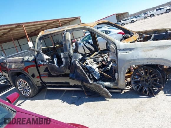 ✅ 2023 GMC Sierra 1500 Denali Ultimate • VIN: 1GTUUHEL7PZ235217 • Лот: 41670662. Опубликован ранее на IAAI с пробегом Не указан. Бесплатный доступ к архиву аукционных продаж из США и подробный отчёт об истории автомобиля на DreamBid. Изображение 12.