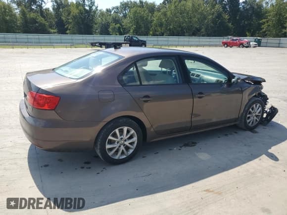 ✅ 2012 Volkswagen Jetta SE • VIN: 3VWDX7AJ3CM316648 • Lot: 71063465. Wystawiony na Copart z przebiegiem 230 605 mil. Bezpłatny archiwum sprzedaży aukcyjnych z USA i szczegółowy raport historii pojazdu na DreamBid. Zdjęcie 3.