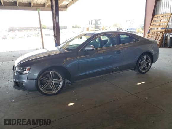 ✅ 2013 Audi S5 Prestige • VIN: WAUVGAFR2DA042552 • Lot: 70527765. Wystawiony na Copart z przebiegiem 93 432 mil. Bezpłatny archiwum sprzedaży aukcyjnych z USA i szczegółowy raport historii pojazdu na DreamBid. Zdjęcie 1.