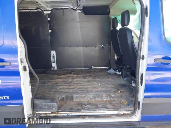 ✅ 2020 Ford Transit Cargo • VIN: 1FTBR1Y82LKB30997 • Lot: 41293464. Wystawiony na IAAI z przebiegiem 119 934 mil. Bezpłatny archiwum sprzedaży aukcyjnych z USA i szczegółowy raport historii pojazdu na DreamBid. Zdjęcie 8.