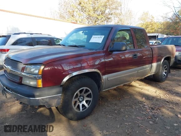 ✅ 2003 Chevrolet Silverado 1500 LS • VIN: 2GCEC19T731137235 • Лот: 43697659. Опубликован ранее на IAAI с пробегом 200 000 миль. Бесплатный доступ к архиву аукционных продаж из США и подробный отчёт об истории автомобиля на DreamBid. Изображение 2.