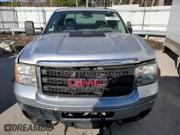 ✅ 2013 GMC Sierra 3500 • VIN: 1GT523CGXDZ348111 • Lot: 75398624. Wystawiony na Copart z przebiegiem 218 731 mil. Bezpłatny archiwum sprzedaży aukcyjnych z USA i szczegółowy raport historii pojazdu na DreamBid. Zdjęcie 5.