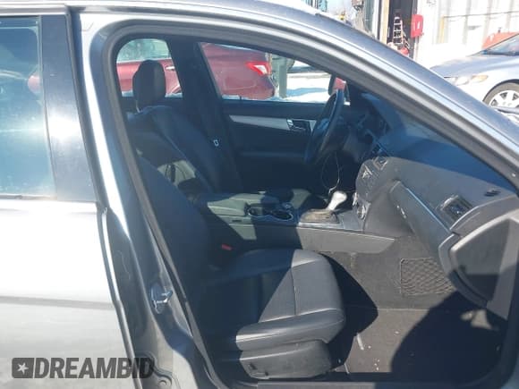 ✅ 2008 Mercedes-Benz C 300 Sport • VIN: WDDGF81X88F062588 • Lot: 41374634. Listed on IAAI with 154,904 mi. Free auction sales archive from the USA and detailed vehicle history report at DreamBid. Image 5.