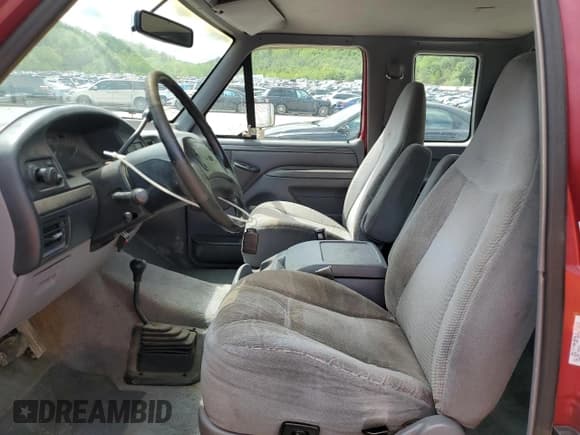 ✅ 1995 Ford F-250 • VIN: 1FTHX26F3SKC01663 • Лот: 54213995. Опубликован ранее на Copart с пробегом 174 700 миль. Бесплатный доступ к архиву аукционных продаж из США и подробный отчёт об истории автомобиля на DreamBid. Изображение 7.