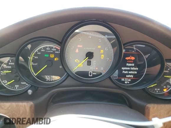 ✅ 2016 Porsche Panamera S E-Hybrid • VIN: WP0AD2A76GL040463 • Lot: 92194875. Wystawiony na Copart z przebiegiem 70 577 mil. Bezpłatny archiwum sprzedaży aukcyjnych z USA i szczegółowy raport historii pojazdu na DreamBid. Zdjęcie 9.