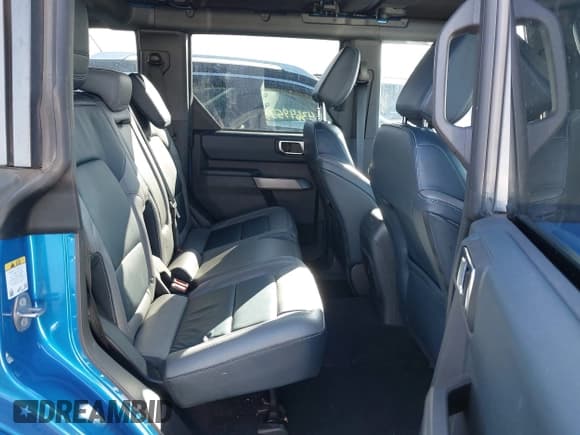 ✅ 2022 Ford Bronco Big Bend • VIN: 1FMEE5BPXNLB02700 • Lot: 43688328. Wystawiony na IAAI z przebiegiem 25 640 mil. Bezpłatny archiwum sprzedaży aukcyjnych z USA i szczegółowy raport historii pojazdu na DreamBid. Zdjęcie 8.