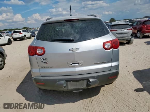 ✅ 2010 Chevrolet Traverse 1LT • VIN: 1GNLRFED9AS114464 • Lot: 85860615. Wystawiony na Copart z przebiegiem 215 104 mil. Bezpłatny archiwum sprzedaży aukcyjnych z USA i szczegółowy raport historii pojazdu na DreamBid. Zdjęcie 6.