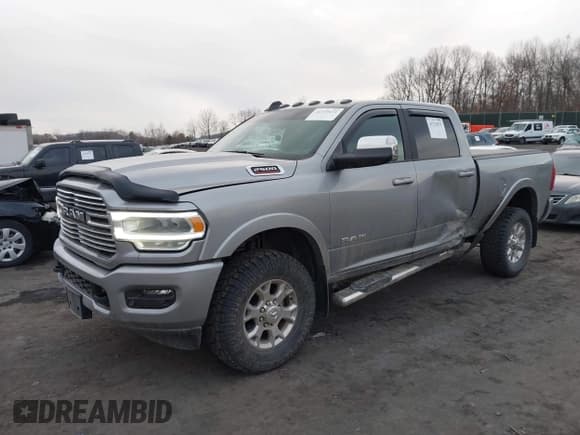 ✅ 2022 Ram 2500 Laramie • VIN: 3C6UR5FJ1NG230435 • Lot: 41719471. Wystawiony na IAAI z przebiegiem 54 340 mil. Bezpłatny archiwum sprzedaży aukcyjnych z USA i szczegółowy raport historii pojazdu na DreamBid. Zdjęcie 17.