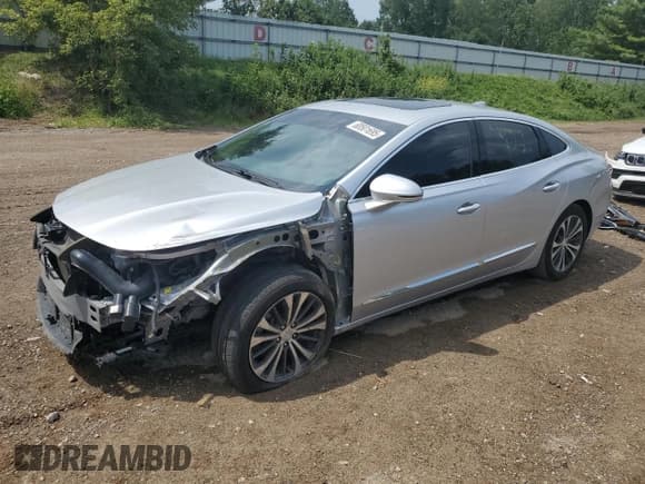 ✅ 2018 Buick LaCrosse Essence • VIN: 1G4ZP5SS2JU130074 • Lot: 68501695. Wystawiony na Copart z przebiegiem 79 291 mil. Bezpłatny archiwum sprzedaży aukcyjnych z USA i szczegółowy raport historii pojazdu na DreamBid. Zdjęcie 1.