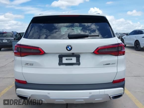 ✅ 2020 BMW X5 sDrive40i • VIN: 5UXCR4C06LLE30660 • Lot: 42613791. Wystawiony na IAAI z przebiegiem 61 384 mil. Bezpłatny archiwum sprzedaży aukcyjnych z USA i szczegółowy raport historii pojazdu na DreamBid. Zdjęcie 17.