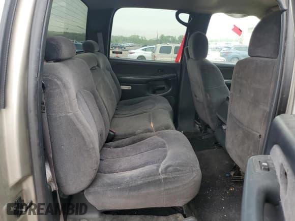 ✅ 2002 Chevrolet Silverado 2500HD LS • VIN: 1GCHC23G12F124521 • Lot: 54493345. Wystawiony na Copart z przebiegiem 223 108 mil. Bezpłatny archiwum sprzedaży aukcyjnych z USA i szczegółowy raport historii pojazdu na DreamBid. Zdjęcie 10.