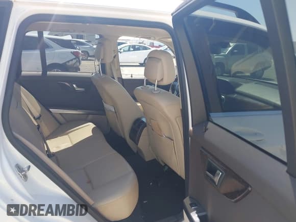 ✅ 2014 Mercedes-Benz GLK 350 • VIN: WDCGG5HB5EG285333 • Lot: 43130476. Listed on IAAI with 95,332 mi. Free auction sales archive from the USA and detailed vehicle history report at DreamBid. Image 8.
