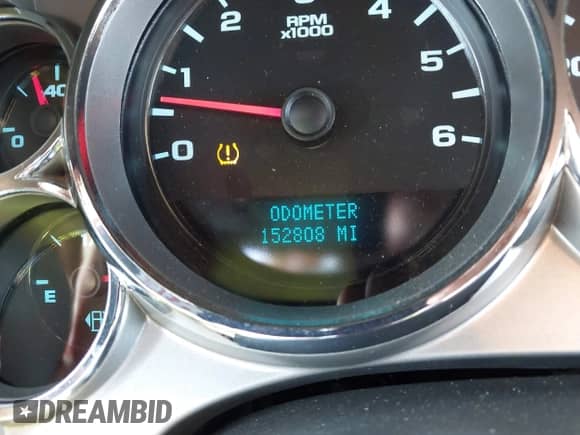 2008 Chevrolet Silverado 1500 1LT z VIN 2GCEC19J481298955, wystawiony jako IAAI lot #43246623 z przebiegiem 152 808 mil mil oraz . Historia ofert i sprzedaży dostępna na DreamBid. Obrazek 15.