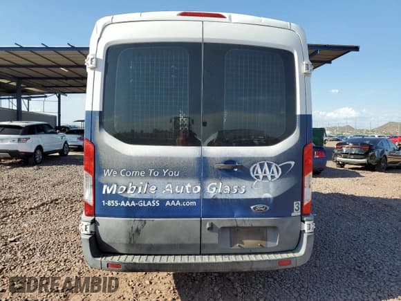 ✅ 2015 Ford Transit Cargo • VIN: 1FTNE1CM7FKA53206 • Lot: 71543465. Wystawiony na Copart z przebiegiem 204 019 mil. Bezpłatny archiwum sprzedaży aukcyjnych z USA i szczegółowy raport historii pojazdu na DreamBid. Zdjęcie 6.