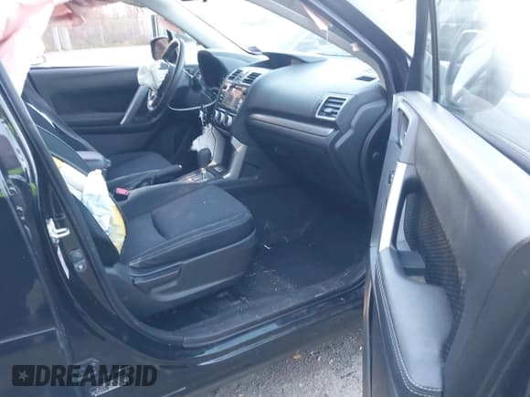 ✅ 2018 Subaru Forester Premium • VIN: JF2SJAGC8JH493961 • Lot: 43639711. Wystawiony na IAAI z przebiegiem 91 126 mil. Bezpłatny archiwum sprzedaży aukcyjnych z USA i szczegółowy raport historii pojazdu na DreamBid. Zdjęcie 5.