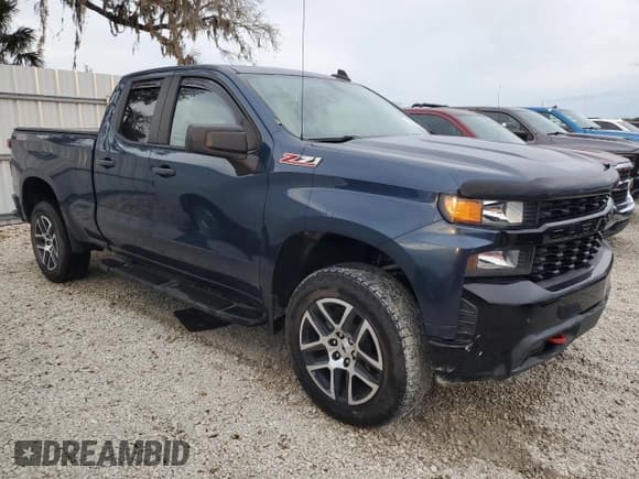 ✅ 2019 Chevrolet Silverado 1500 Custom Trail Boss • VIN: 1GCRYCEF1KZ301647 • Lot: 78015684. Wystawiony na Copart z przebiegiem Nie podano. Bezpłatny archiwum sprzedaży aukcyjnych z USA i szczegółowy raport historii pojazdu na DreamBid. Zdjęcie 4.