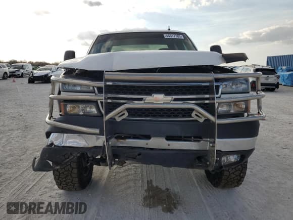 ✅ 2006 Chevrolet Silverado 2500HD LT1 • VIN: 1GCHK23D56F156919 • Lot: 44517785. Wystawiony na Copart z przebiegiem 73 250 mil. Bezpłatny archiwum sprzedaży aukcyjnych z USA i szczegółowy raport historii pojazdu na DreamBid. Zdjęcie 5.