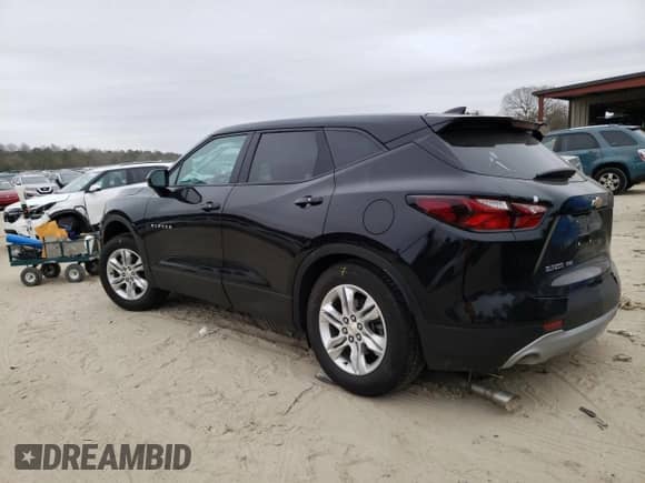 2021 Chevrolet Blazer LT z VIN 3GNKBHR4XMS587045, wystawiony jako Copart lot #47897864 z przebiegiem 105 467 mil mil oraz . Historia ofert i sprzedaży dostępna na DreamBid. Obrazek 2.