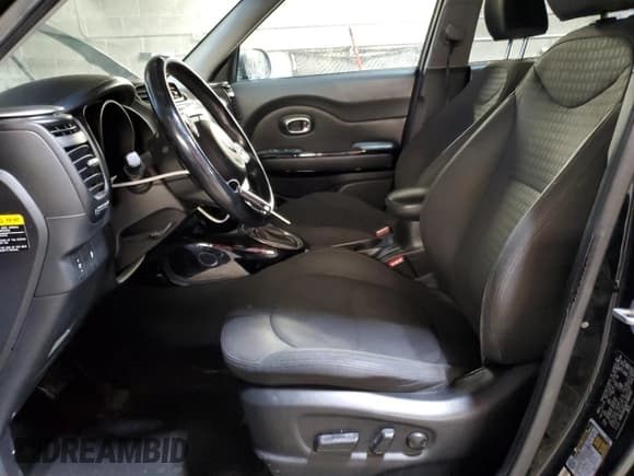 ✅ 2014 Kia Soul + • VIN: KNDJX3A54E7084043 • Лот: 92204365. Опубликован ранее на Copart с пробегом 155 897 миль. Бесплатный доступ к архиву аукционных продаж из США и подробный отчёт об истории автомобиля на DreamBid. Изображение 7.